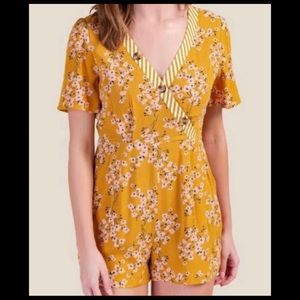 Francesca’s Miami • Mustard Floral Romper